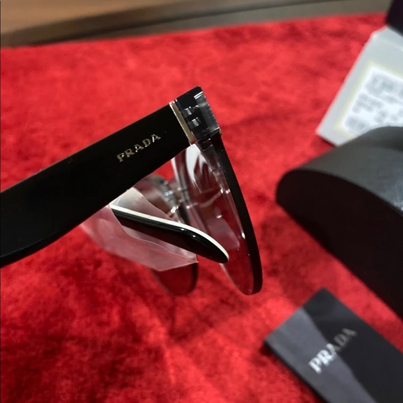 Prada sunglasses - Picture 5 of 8